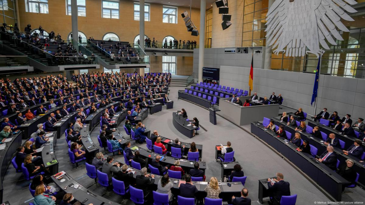 ХБНГУ парламентынхаа гишүүдээс шалтгаалан Эрүүгийн хуульдаа өөрчлөлт оруулж эхэлжээ